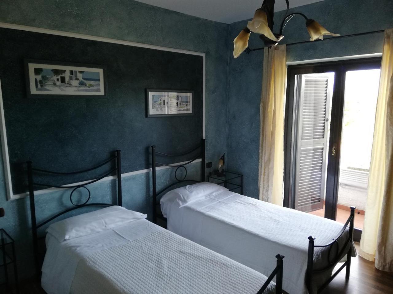 Relais Maria Luisa Locazione Turistica Di Simona Capaccio Panzió Fiumicino Kültér fotó