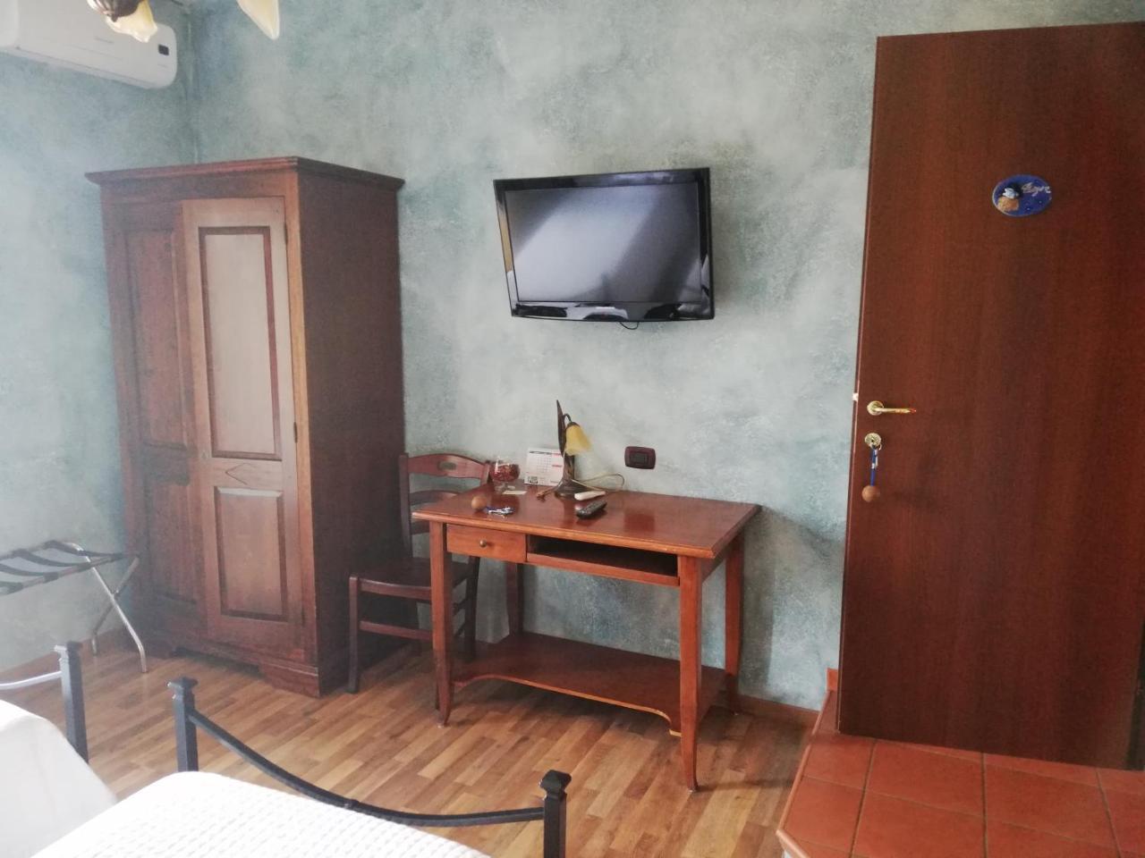 Relais Maria Luisa Locazione Turistica Di Simona Capaccio Panzió Fiumicino Kültér fotó