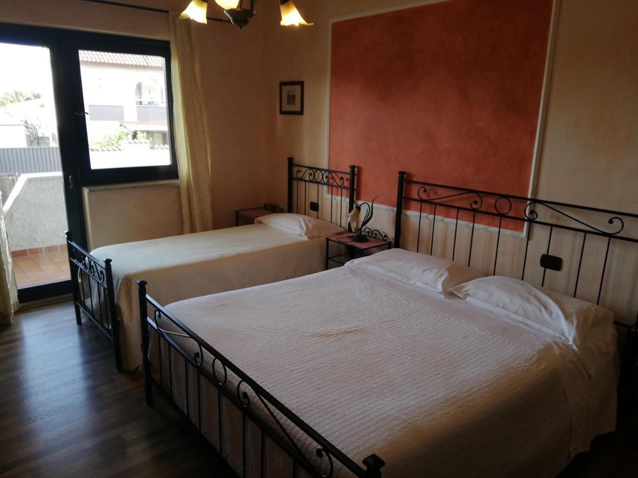 Relais Maria Luisa Locazione Turistica Di Simona Capaccio Panzió Fiumicino Kültér fotó